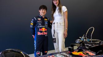 Milli voleybolcu Hande Baladın, Formula 1 pilotu Yuki Tsunoda ile bir araya geldi