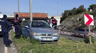 Muğla'da kontrolden çıkarak refüje çarpan araçtaki bebek öldü, anne ve babası yaralandı