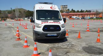 Muş'ta 3 ilin ambulans şoförlerine güvenli sürüş eğitimi veriliyor