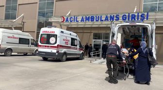 Refahiye'de trafik kazasında yaralanan 6 kişi Erzincan'daki hastaneye getirildi