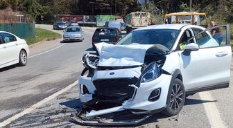 Sakarya'da otomobil ile pikabın çarpıştığı kazada 4 kişi yaralandı