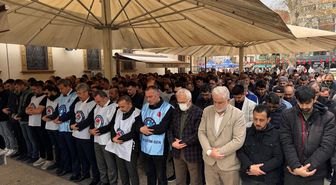 Sakarya ve çevresinde Kahramanmaraş'taki okul saldırısında ölenler için gıyabi cenaze namazı kılındı