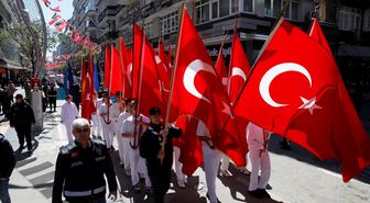 Samsun'da '2. Türk Dünyası Çocuk Festivali' yürüyüş ve dans gösterileriyle başladı
