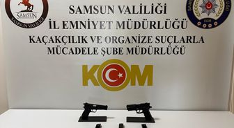 Samsun'da eşyaların arasına gizlenmiş 2 ruhsatsız tabanca bulundu