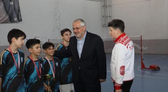 Samsun'da Gençlik Haftası Badminton Turnuvası düzenlendi