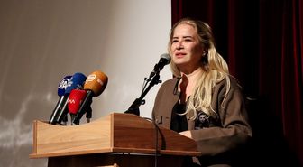 Sanatçı Feyha Çelenk için Bursa Devlet Tiyatrosu'nda tören düzenlendi