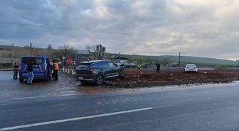 Şanlıurfa'da iki otomobilin çarpıştığı kazada 8 kişi yaralandı