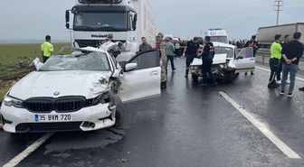 Şanlıurfa'da zincirleme trafik kazasında 2 kişi öldü, 2 kişi yaralandı
