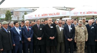 Şehit infaz koruma memuru Yiğit, Ağrı'da mezarı başında anıldı