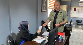 Serik'te ATM'de unutulan para zabıtaya teslim edildi