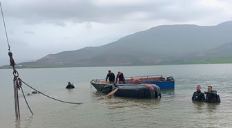 Siirt'te el freni çekilmeyen otomobil Botan Çayı'na düştü
