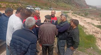 Siirt'te sağanak nedeniyle oluşan hasarın tespiti ve kapanan yolların açılması için çalışma yapıldı