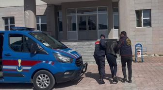 Sivas'ta kendilerini komiser olarak tanıttıkları kişiyi 1 milyon lira dolandıran 2 şüpheli tutuklandı