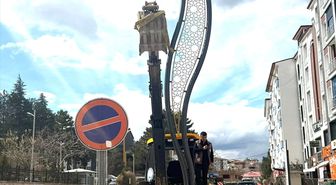 Suşehri'nde cadde aydınlatmaları yenileniyor