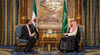 Suudi Arabistan Veliaht Prensi Bin Selman, Suriye Cumhurbaşkanı Şara ile ikili ilişkileri görüştü