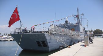 TCG Gökçeada gemisi Mersin'de ziyarete açıldı