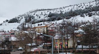 Tokat'ın Başçiftlik ilçesi kar yağışının ardından beyaza büründü