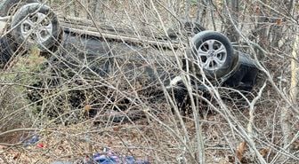 Tokat'ta devrilen otomobildeki 2 kişi yaralandı