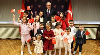 Türkiye'nin Sofya Büyükelçisi Uyanık, 23 Nisan dolayısıyla makamını çocuklara devretti