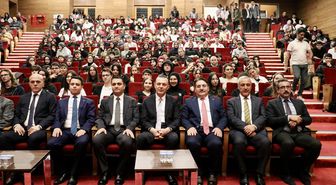 Türkiye Uzay Ajansı Başkanı Kıraç, Sakarya'da öğrencilerle buluştu Açıklaması