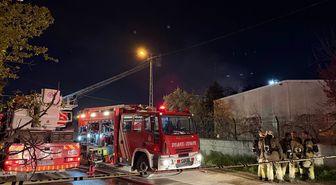 Tuzla'da fabrikada çıkan yangın söndürüldü