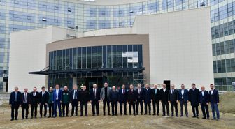 Vali Şahin yapımı devam eden Şehir Hastanesinde incelemede bulundu