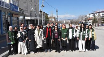 Van'da Yeşilay ekipleri bağımlılığı önlemek için sahada