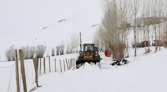 Van, Hakkari, Bitlis ve Muş'ta 77 yerleşim yerine ulaşım sağlanamıyor