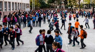 Ortaokulda kan don donduran olay! Koli bandı ile bağlayıp dövdüler