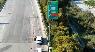 Çeşme gişelerinde dron destekli trafik denetimi devam ediyor