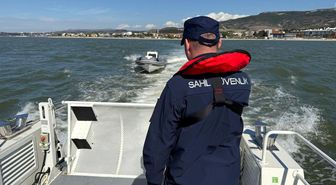 Çanakkale'de sürüklenen bottaki 3 kişi kurtarıldı