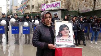 Vanlı Anne: 'Bu bayrak için ölün'