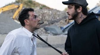 Big Mistakes Full HD izle! Big Mistakes 1. Sezon (1, 2, 3, 4, 5, 6, 7, 8) TÜM BÖLÜMLER nereden izlenir?