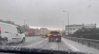 İstanbul'da Dolu Yağışı: Yollar Beyaza Büründü