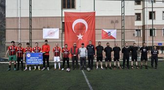 Kemaliye'de Polis Haftası'nda dostluk maçı düzenlendi