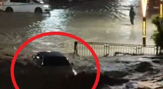 Osmaniye'de içinde 2 kişinin öldüğü otomobilin sele kapıldığı anlara ait görüntüler ortaya çıktı