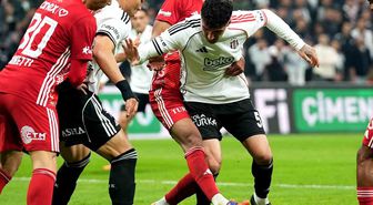 Trendyol Süper Lig: Beşiktaş: 3 Antalyaspor: 1 (İlk yarı)