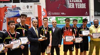 5x5 Mini Futbol Turnuvası Finali gerçekleştirildi