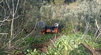 Balıkesir'de traktör şarampole uçtu; 2 yaralı
