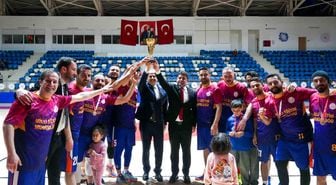 Hakkari şampiyonluk kupası Milli Eğitim Müdürlüğü'nün
