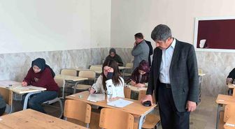 Mersin'de gençler umre ödüllü bilgi yarışmasında buluştu
