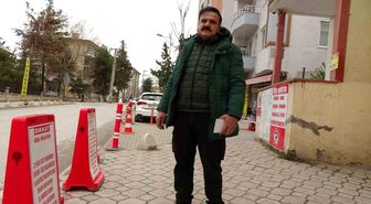 'Mülküm' diyerek kaldırımı dubalarla kapattı
