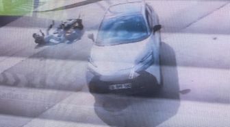 İnegöl'de Motosiklet Otomobile Çarptı: 2 Yaralı