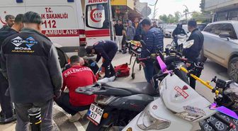 Hafif ticari araç ile motosiklet çarpıştı o anlar güvenlik kamerasına yansıdı: 1 yaralı