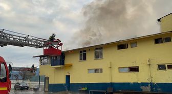 Kastamonu'da tekstil ve filtre malzemeleri üretilen fabrikada yangın