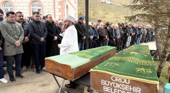 Trafik kazasında hayatını kaybeden baba ve öğretmen kızı son yolculuğuna uğurlandı