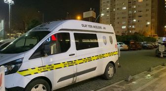 Zeytinburnu'nda kızını silahla öldürüp, eski eşini ağır yaralayan şüpheli yakalandı