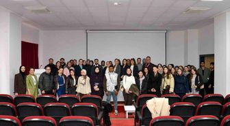 Bilecik İl Sağlık Müdürü Dr. Ferhat Damkacı bilgi ve tecrübelerini öğrencilerle paylaştı