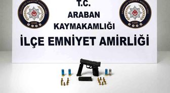 Araban'da şüpheli araçta ruhsatsız silah ele geçirildi: 1 gözaltı