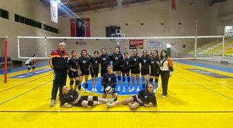 Burhaniye'de Geleneksel Çocuk Sporcular Şenliği başladı